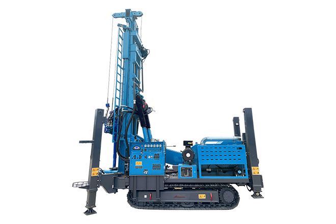 Crawler water well drilling rig